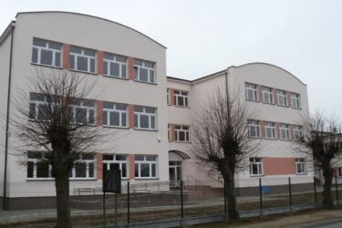 Budynek Zespołu Szkół w Skrwilnie po termomodernizacji - Gmina Skrwilno